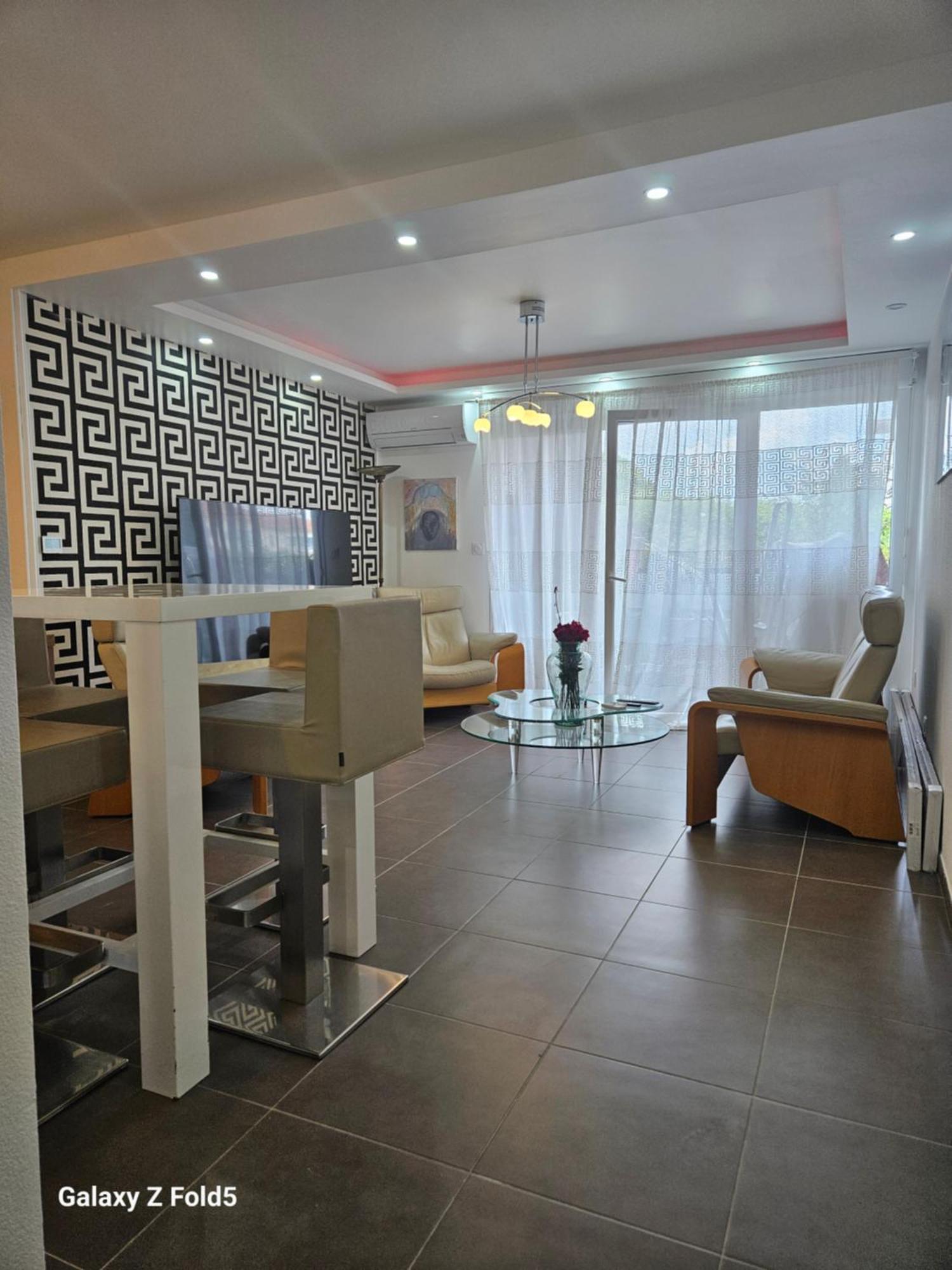 Via Center Bat A Apartment Fréjus Exterior photo